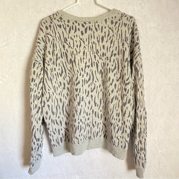 Rails Marlo Sweater Abstract Cheetah Print in Grey Women’s Sz L Side Zip Accents - Picture 12 of 12